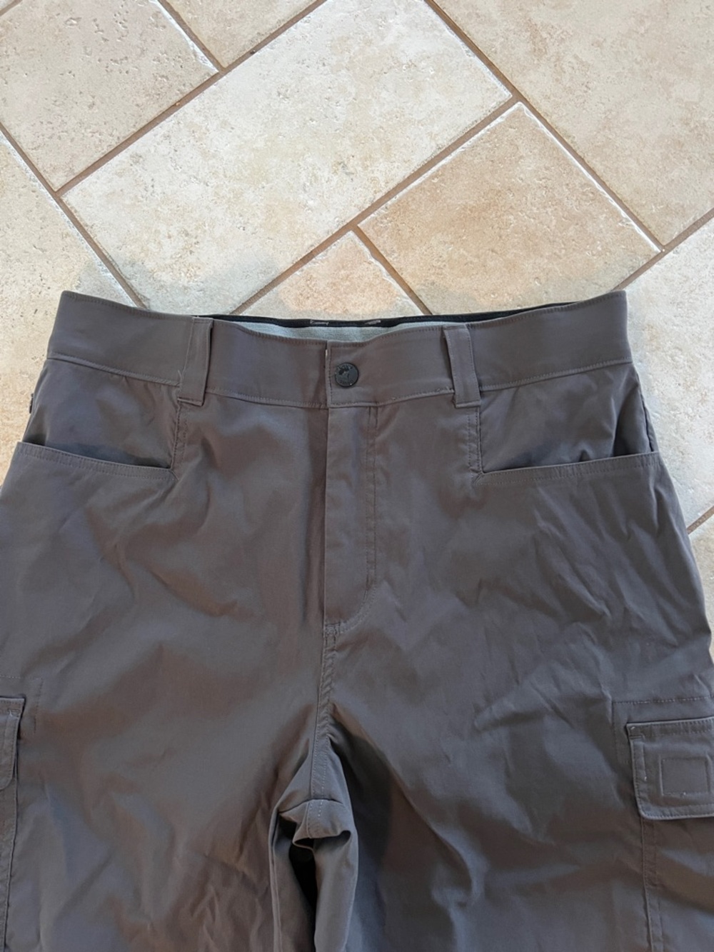Orvis Men's Cargo Shorts in Dark Gray - Picture 2 of 5